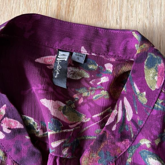 KUT from the Kloth Women Top Size M  Purple Floral‎ Sheer High Low Blouse BOHO - Picture 4 of 6